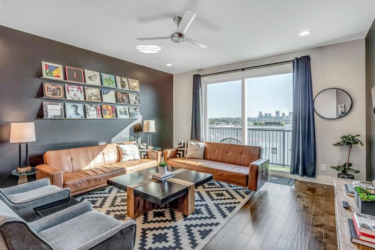 Big New And Modern With Skyline View Mural And Ping Pong Nashville Exterior foto