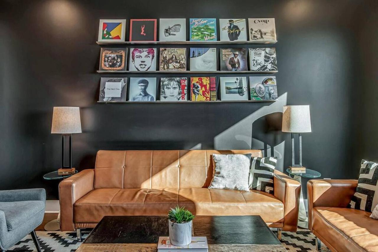 Big New And Modern With Skyline View Mural And Ping Pong Nashville Exterior foto